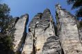 Góry Stołowe zbudowane są głównie z mocno spękanych piaskowców ciosowych (fot. Sebastian R. Bielak)