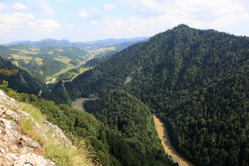Mount Golica located in Slovakian part of the Pieniny Mountains, view from the summit of Mount Sokolica (photo by Sebastian R. Bielak)
